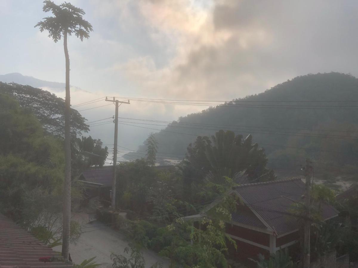 Bkc Villa 2 Muang Pakbèng Exteriör bild